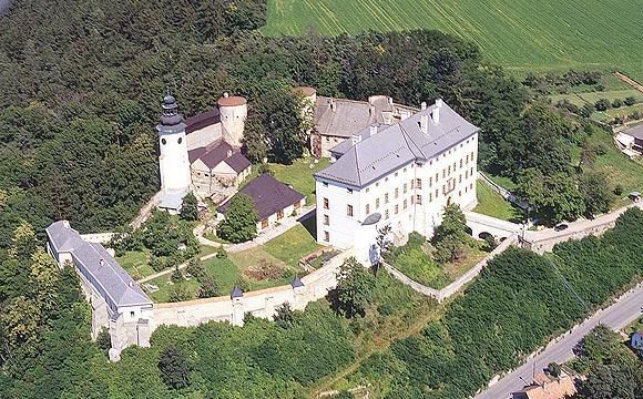 Zámek a muzeum Úsov